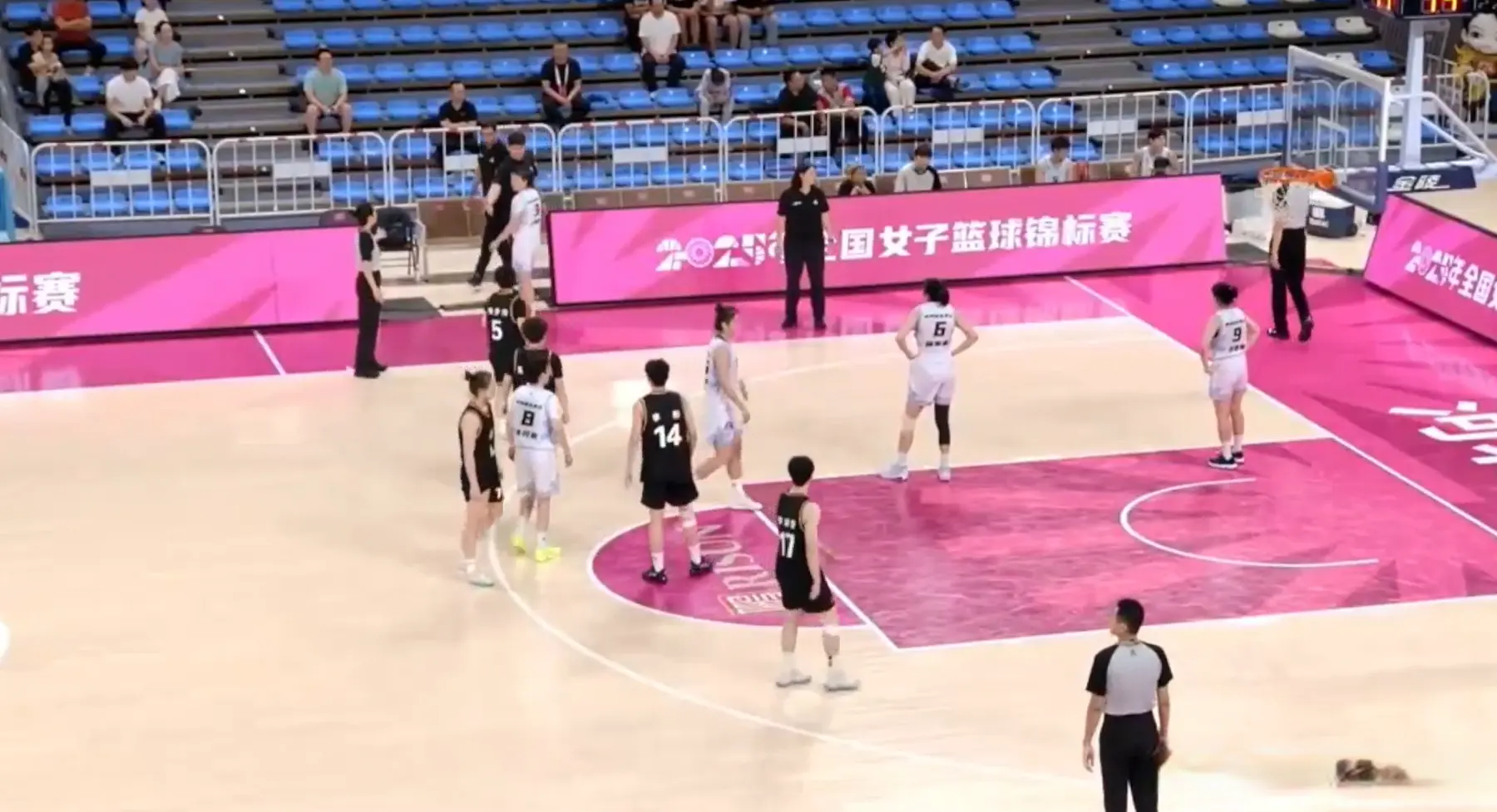 攻没啥起色, 少了一人 攻没啥起色, 少了一人