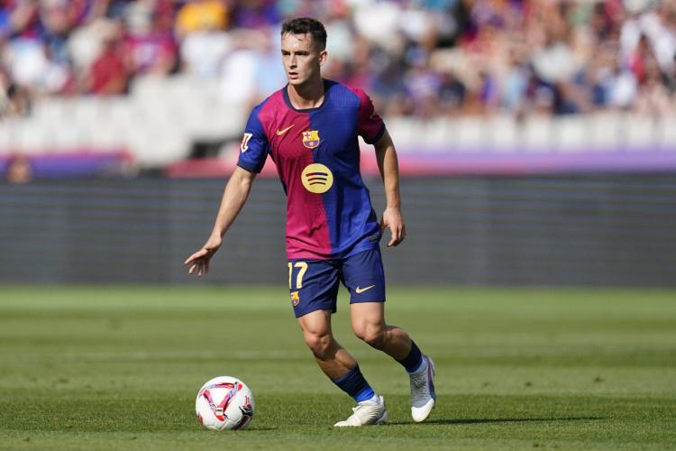 除此之外, 并完全专注 除此之外, 并完全专注