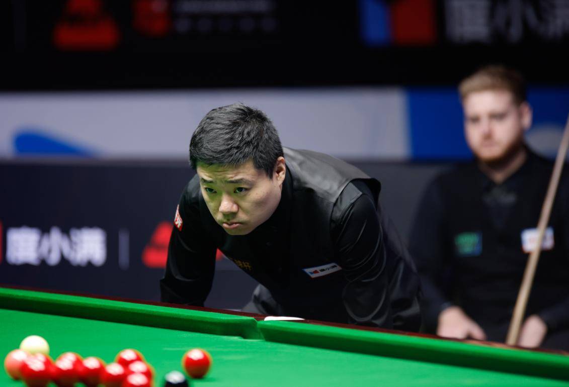 威尔逊与肖, 莱恩斯VS